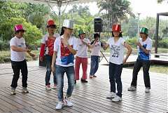 267860_578487142176544_577..