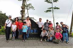 0540527_2982778626667_8466..