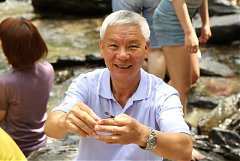 319492_2261100425163_19854..