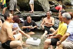 554986_2261082064704_21703..