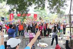 551458_578495038842421_146..