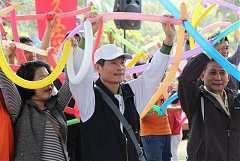 485061_578494755509116_164..