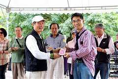 421459_578476462177612_645..