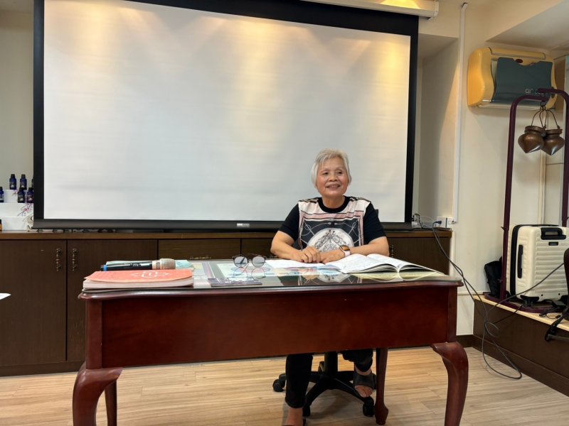 LINE_ALBUM_四月份小組會會..