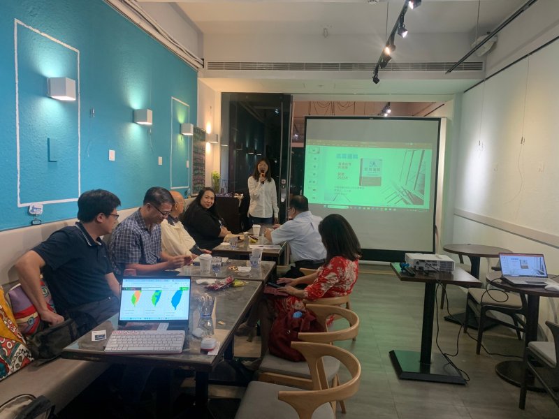 LINE_ALBUM_20241112讀書會-..