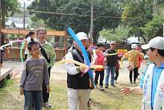 420349_578493178842607_106..