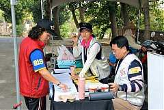 318228_578466665511925_163..