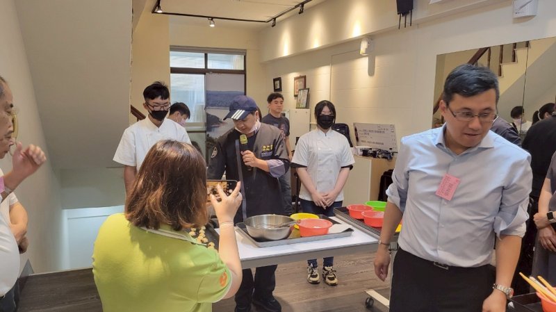 LINE_ALBUM_2025420 社會關..