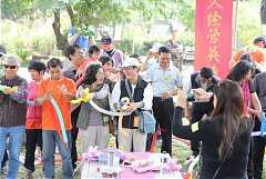 24286_578495548842370_1467..