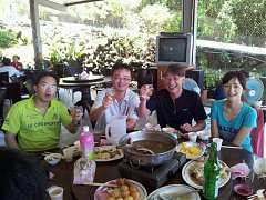 970803_588363437864604_853..