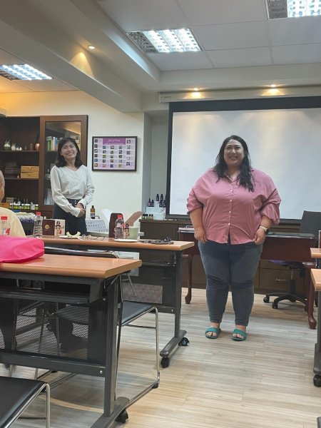 LINE_ALBUM_四月份小組會會..