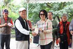 563167_578476125510979_408..