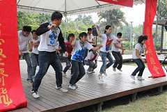 306251_578488855509706_123..