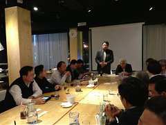 314851_602254946458302_662..