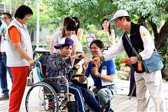 377768_578479438843981_347..