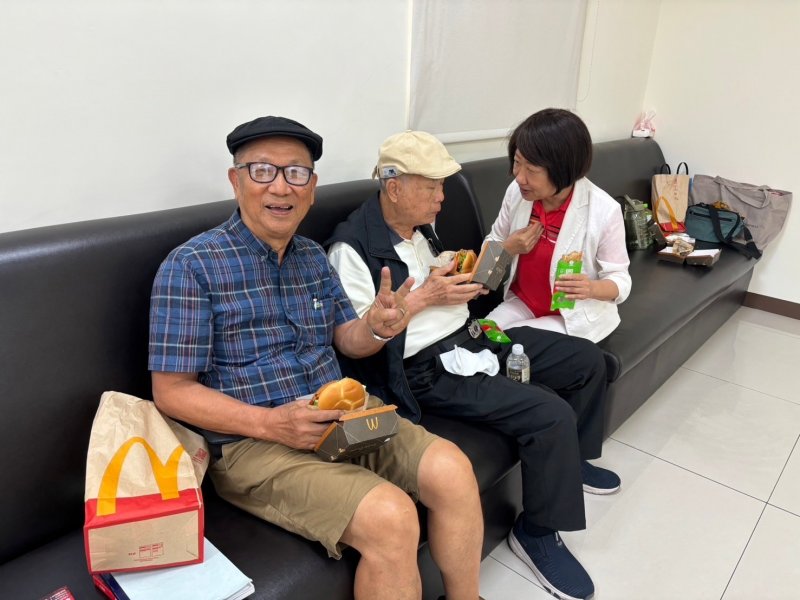 LINE_ALBUM_20240611讀書會..