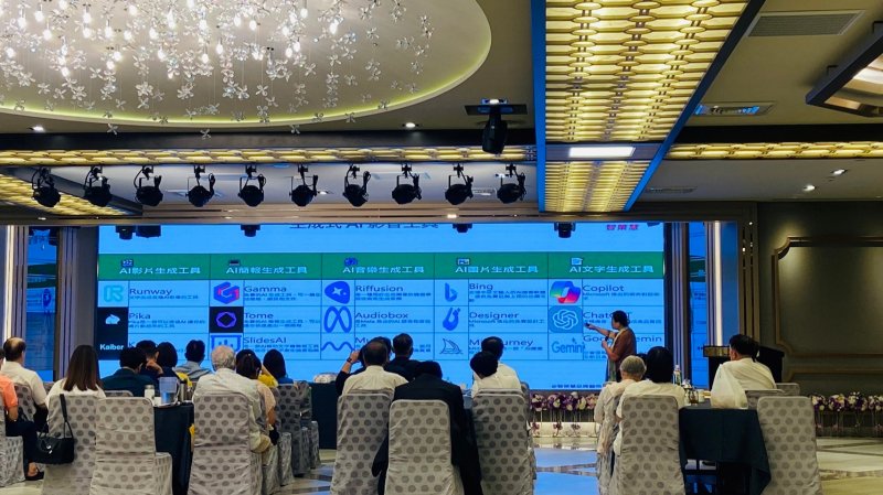 LINE_ALBUM_20240717_7月份..