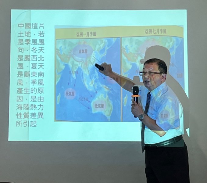 LINE_ALBUM_20240709-讀書會..