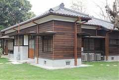 312416_578468112178447_733..