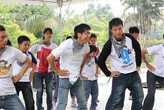 542652_578489445509647_419..