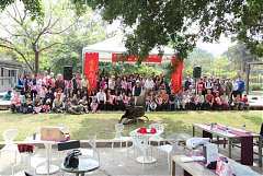 563176_578474035511188_426..