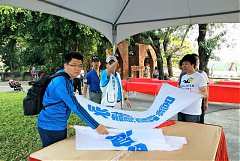 421892_578466445511947_287..