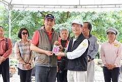 21764_578476072177651_1109..