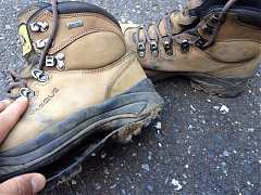 538740_413852765315673_100..