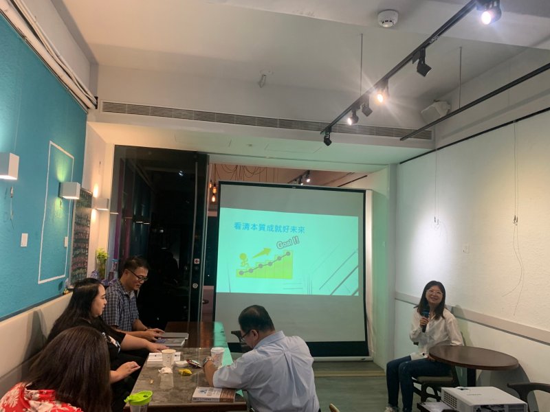 LINE_ALBUM_20241112讀書會-..