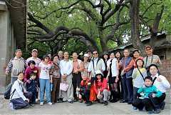 312388_578470835511508_139..