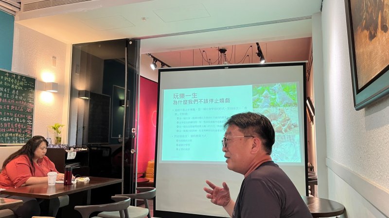 LINE_ALBUM_20241210讀書會_..