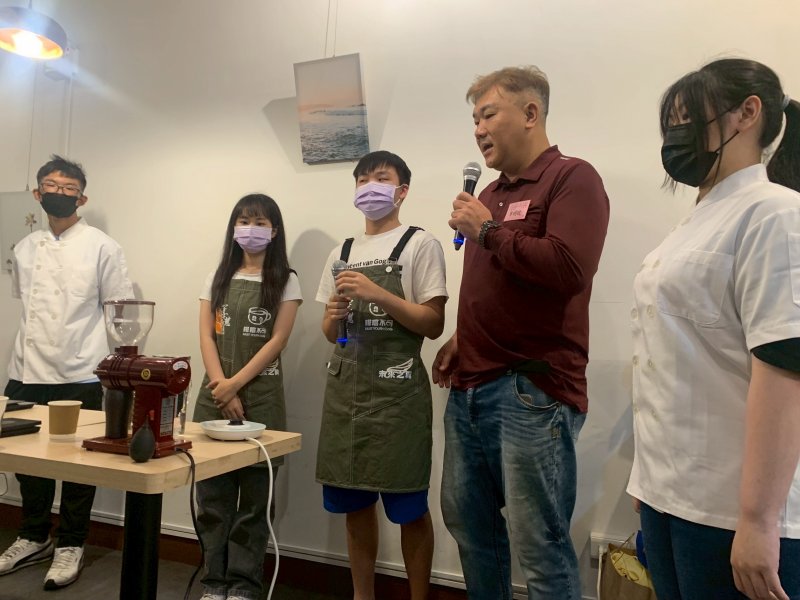 0LINE_ALBUM_2025420 社會關..