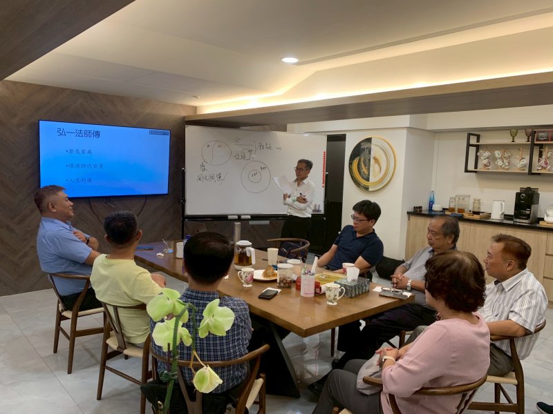 LINE_ALBUM_20250812讀書會-..