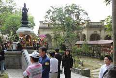 295594_578469038845021_159..