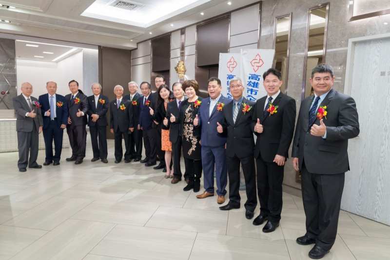 YUM_1199前理事長群3 (Large)