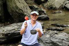 181136_2261046823823_11420..