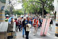 521460_578467792178479_408..