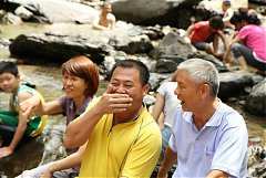 558287_2261088904875_19078..