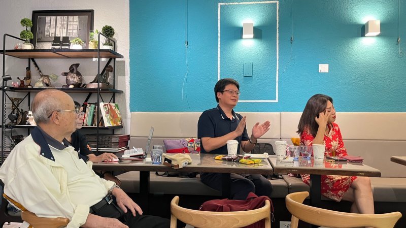 LINE_ALBUM_20241112讀書會-..