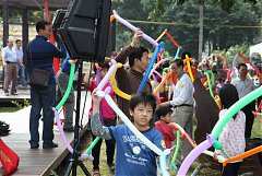 485317_578494392175819_986..