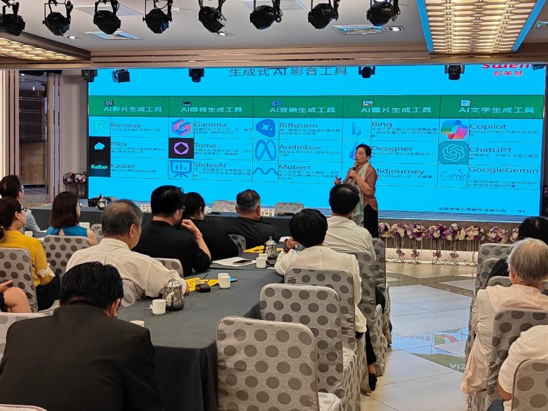 LINE_ALBUM_20240717_7月份..