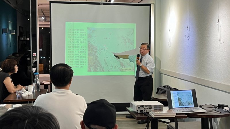 LINE_ALBUM_20240709-讀書會..