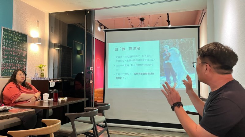 LINE_ALBUM_20241210讀書會_..