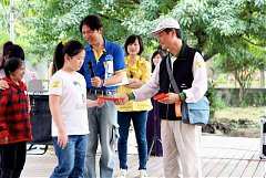 285796_578479112177347_562..