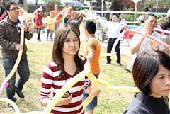 480149_578494062175852_182..