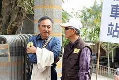 551433_578467672178491_172..