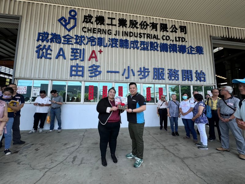 LINE_ALBUM_34屆6月企業參訪..