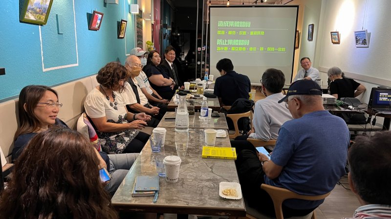 LINE_ALBUM_20240514讀書會-..