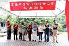 31460_578475868844338_1490..