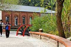 66973_578470085511583_1127..